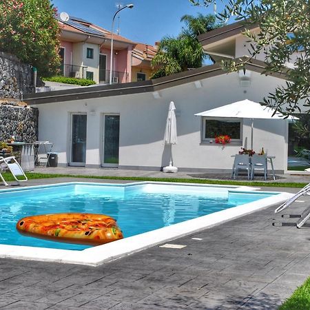 Villa Dedalisa By Holidayngo Acireale Extérieur photo