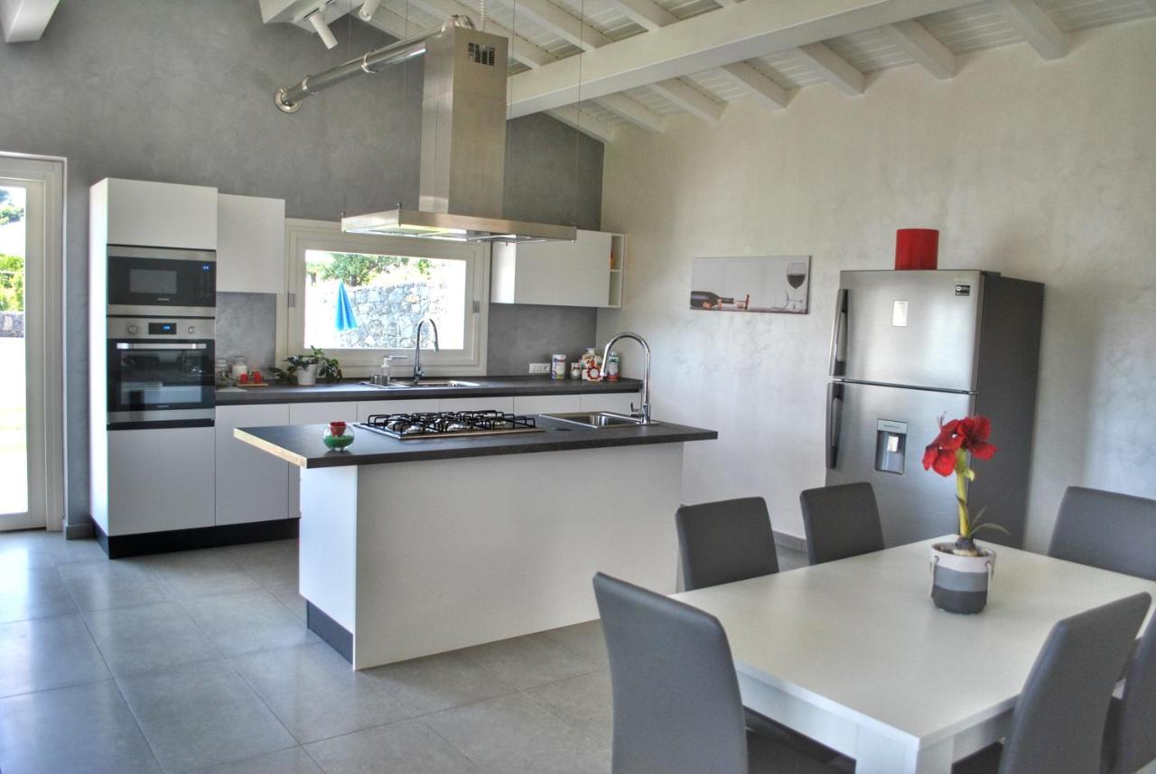 Villa Dedalisa By Holidayngo Acireale Extérieur photo