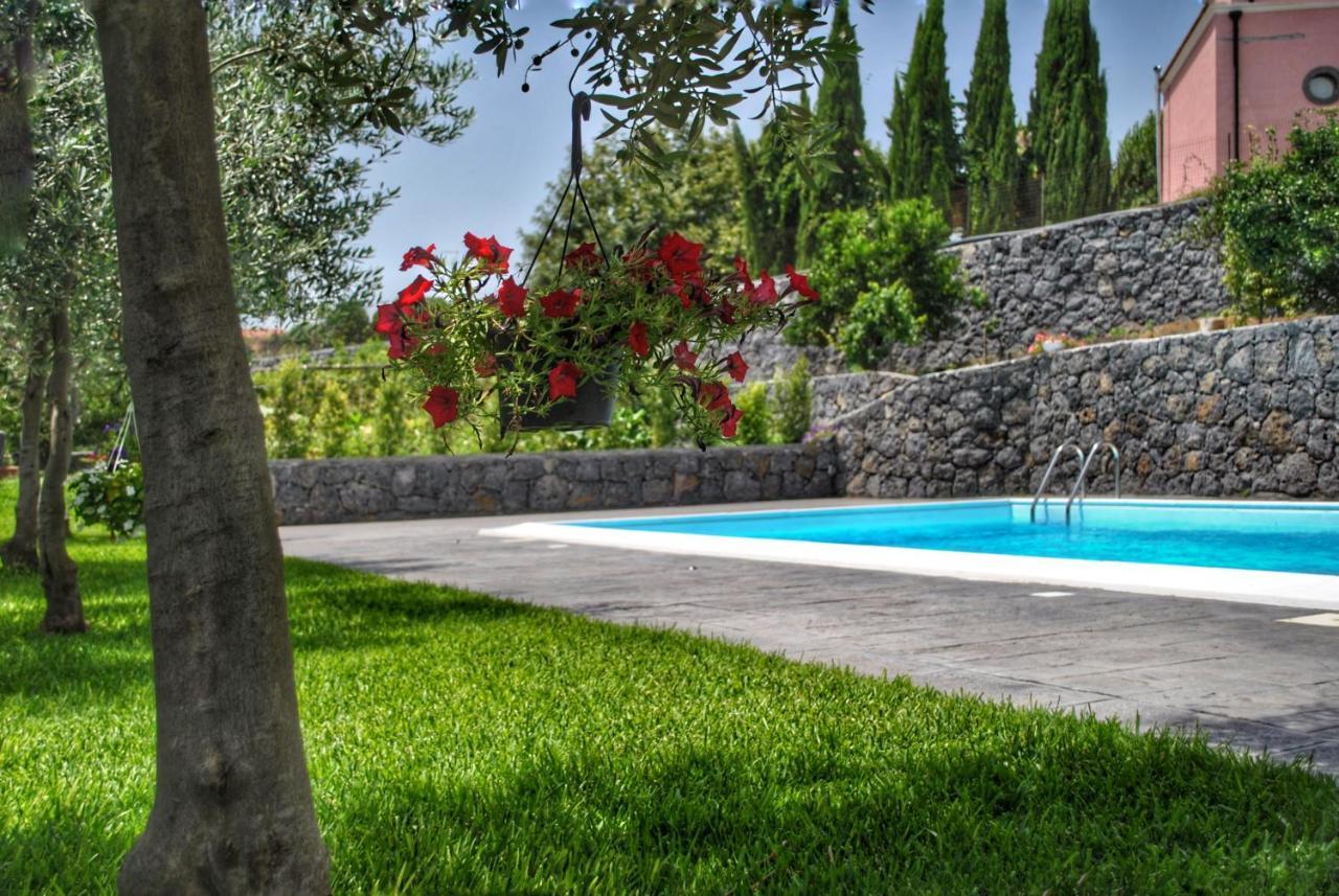 Villa Dedalisa By Holidayngo Acireale Extérieur photo