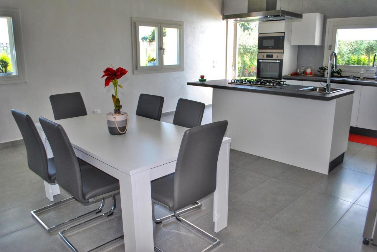 Villa Dedalisa By Holidayngo Acireale Extérieur photo