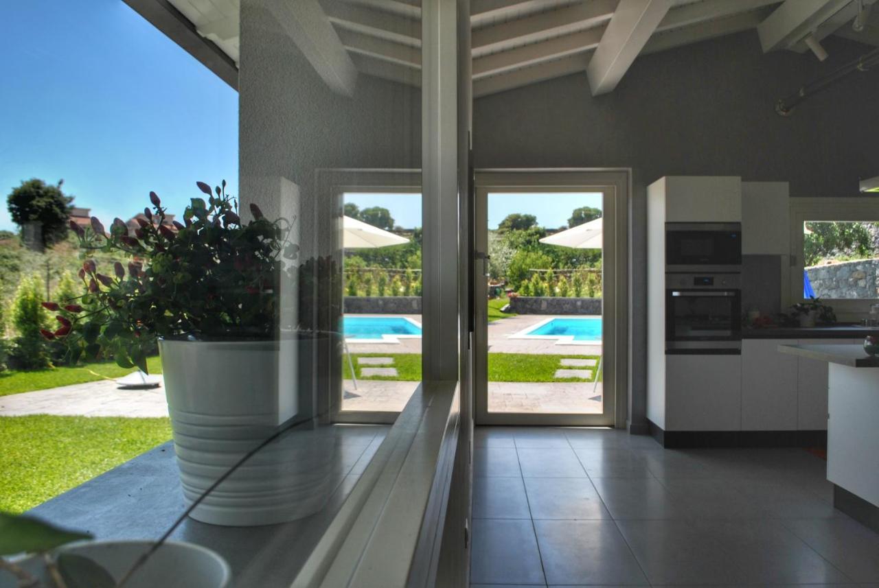 Villa Dedalisa By Holidayngo Acireale Extérieur photo