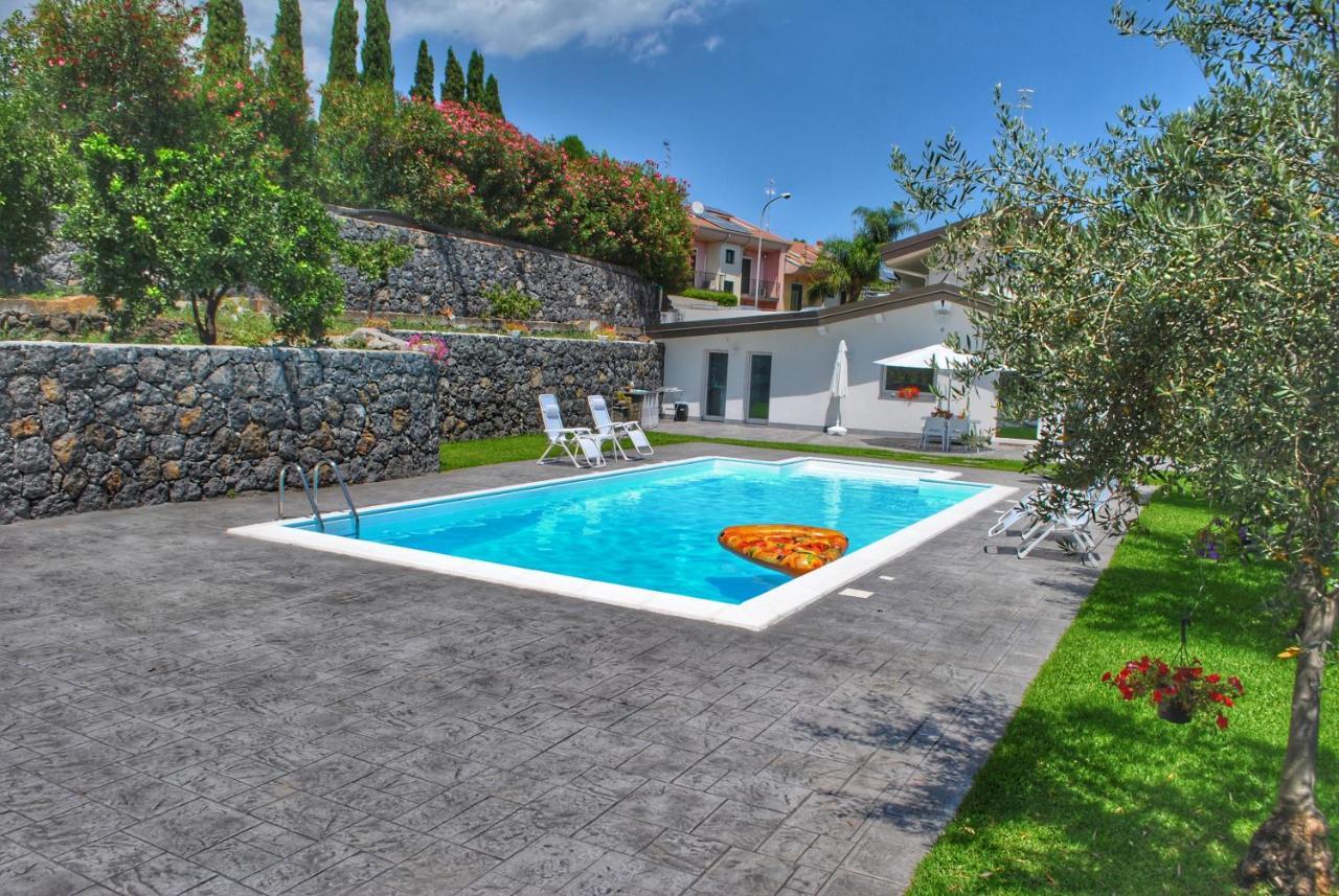 Villa Dedalisa By Holidayngo Acireale Extérieur photo